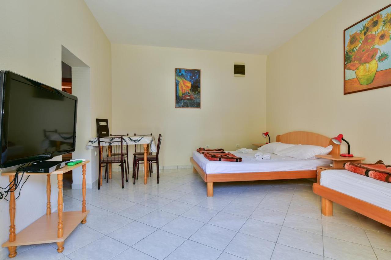 Apartments Srzentic Petrovac Εξωτερικό φωτογραφία