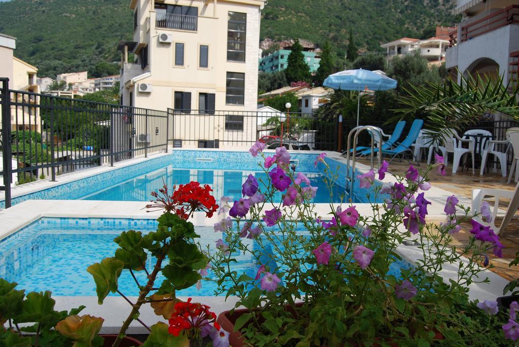 Apartments Srzentic Petrovac Εξωτερικό φωτογραφία