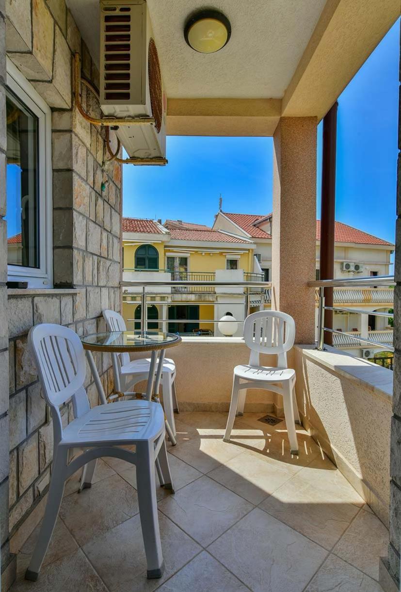 Apartments Srzentic Petrovac Εξωτερικό φωτογραφία