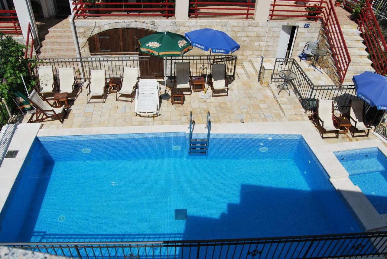 Apartments Srzentic Petrovac Εξωτερικό φωτογραφία