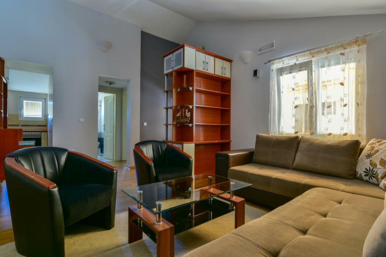 Apartments Srzentic Petrovac Εξωτερικό φωτογραφία