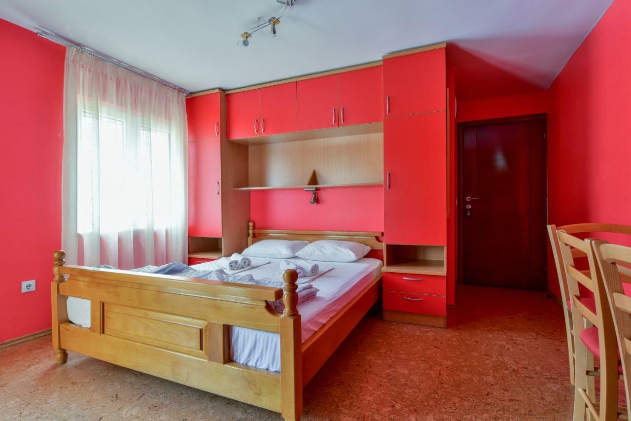 Apartments Srzentic Petrovac Εξωτερικό φωτογραφία