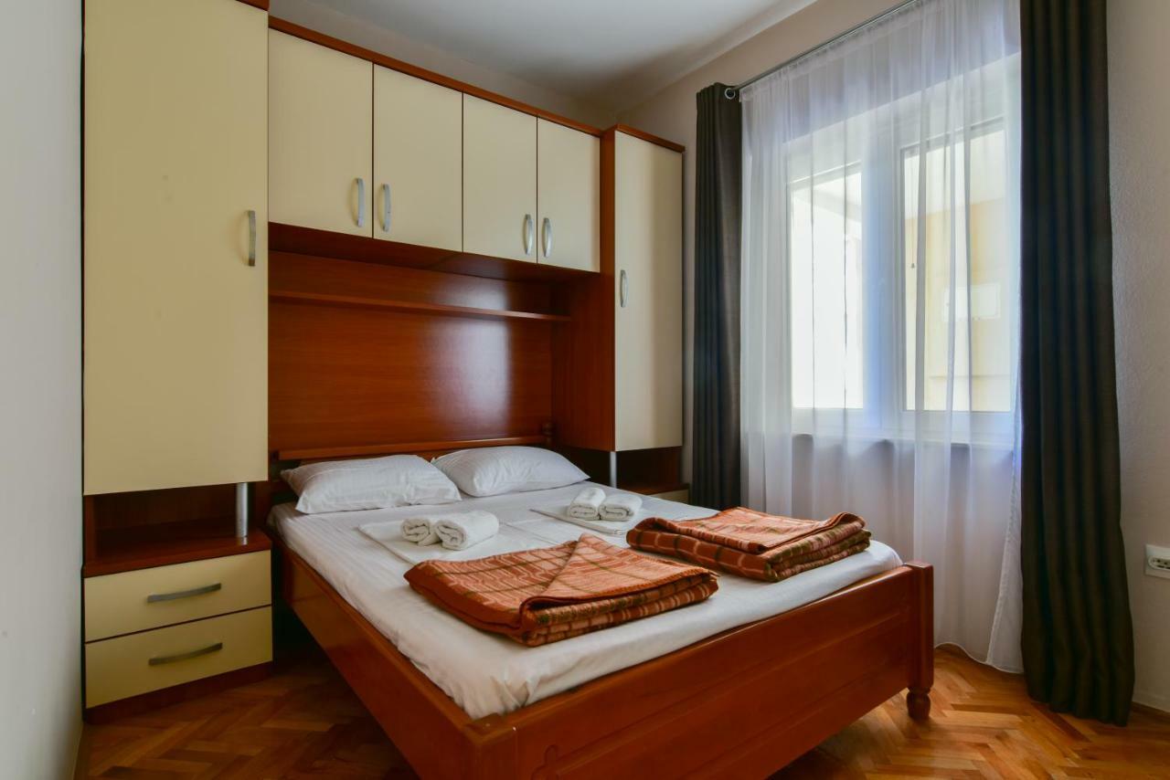 Apartments Srzentic Petrovac Εξωτερικό φωτογραφία